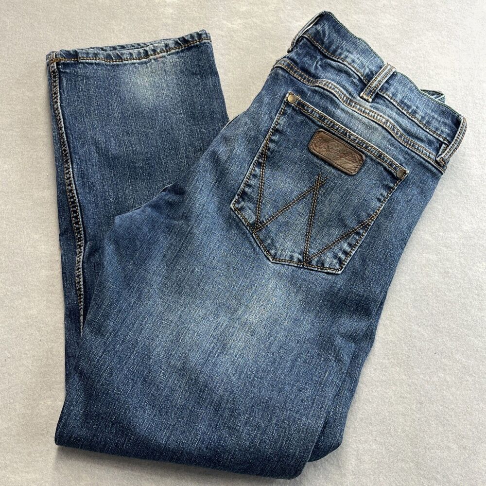 Wrangler Mens 36x32 Retro Slim Fit Straight Leg Jeans 10WLT88BZ
